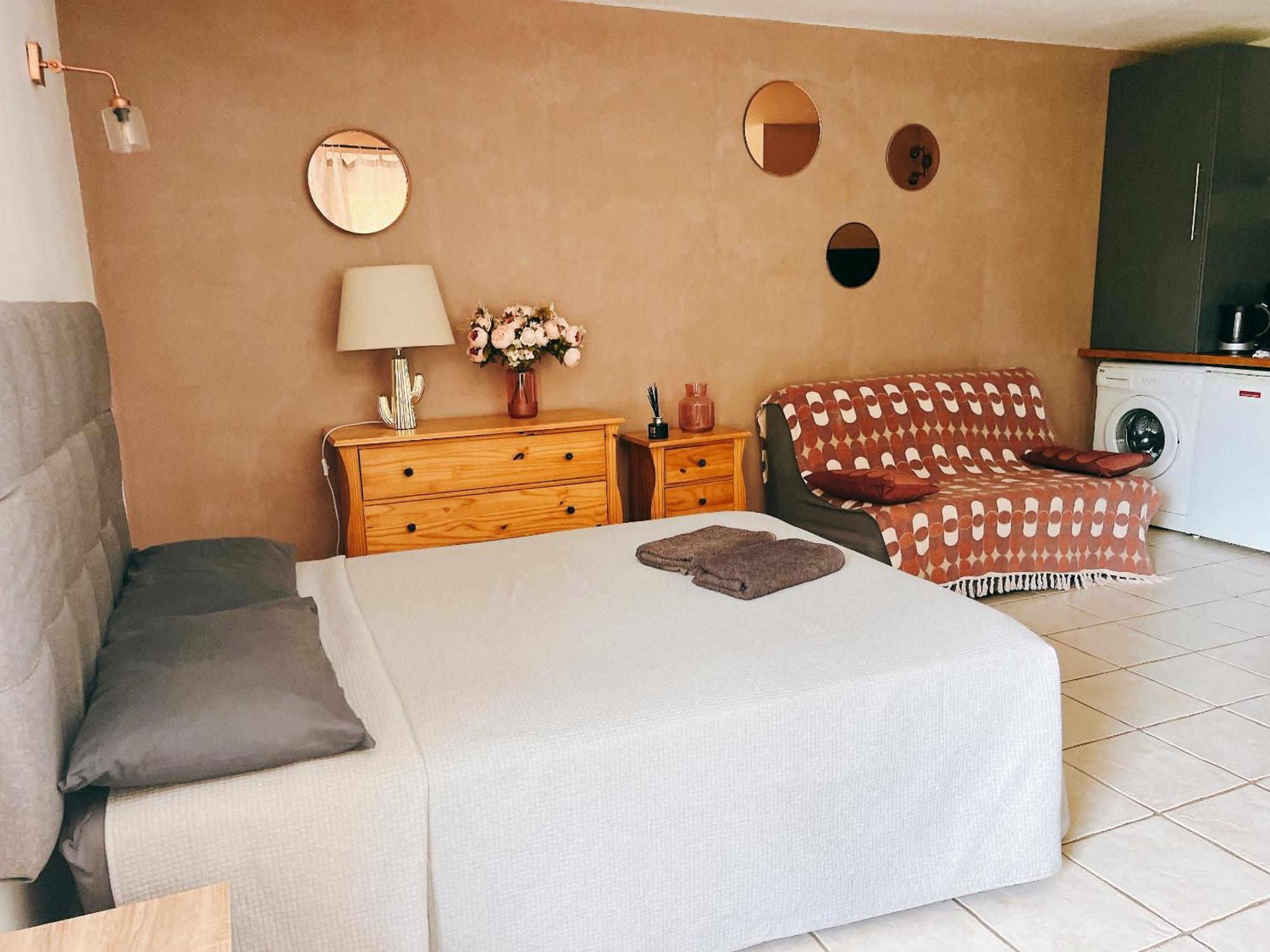 Casamacce Studio Climatise Avec Terrasse, Small Comfortable Free Parking, Air-conditioned & Wifi Appartement